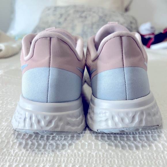 Nike Women's Pink Running Shoes - Picture 9 of 13